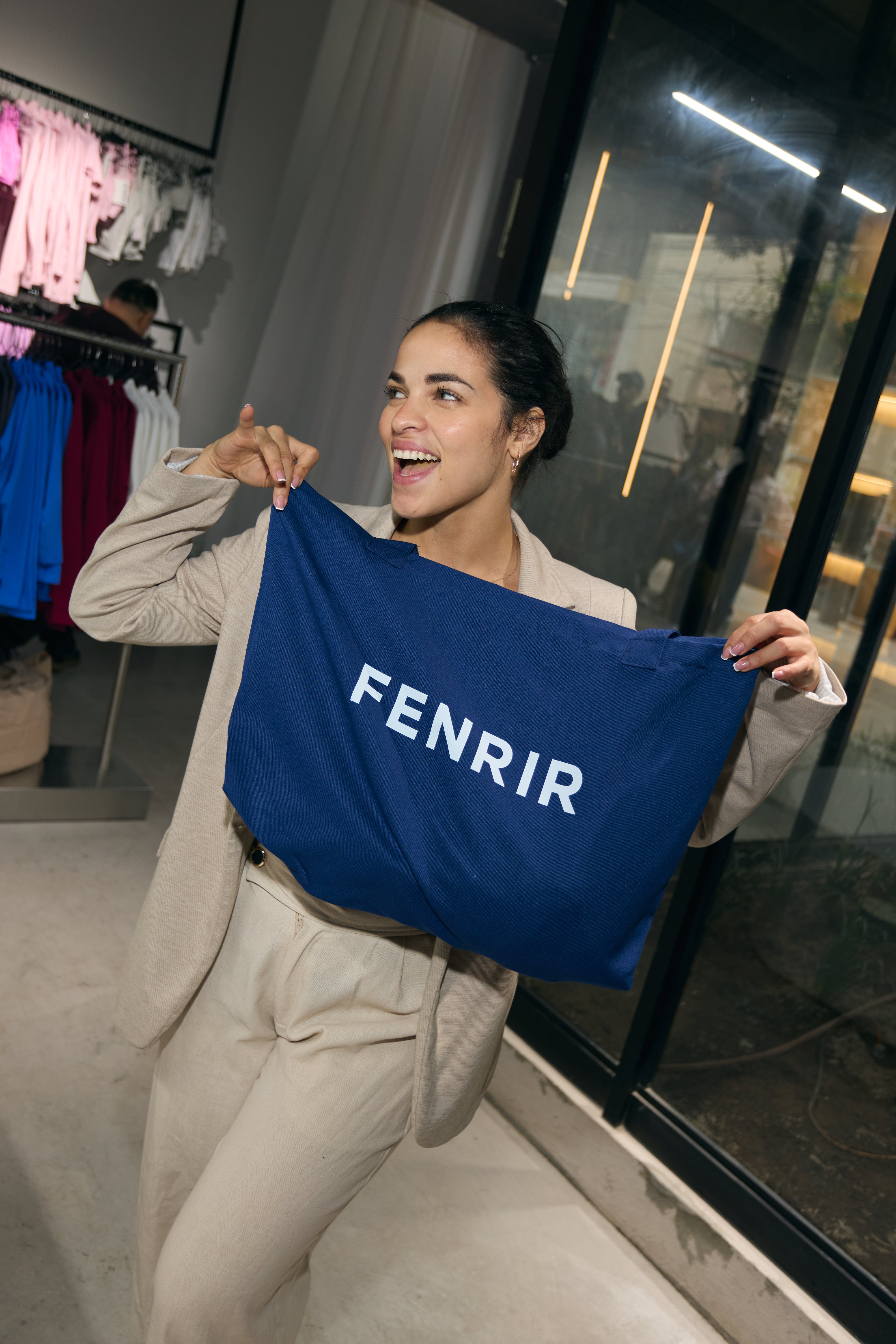 Tote Bag Oversized - GRATIS en pedidos desde S/350 (color sorpresa)