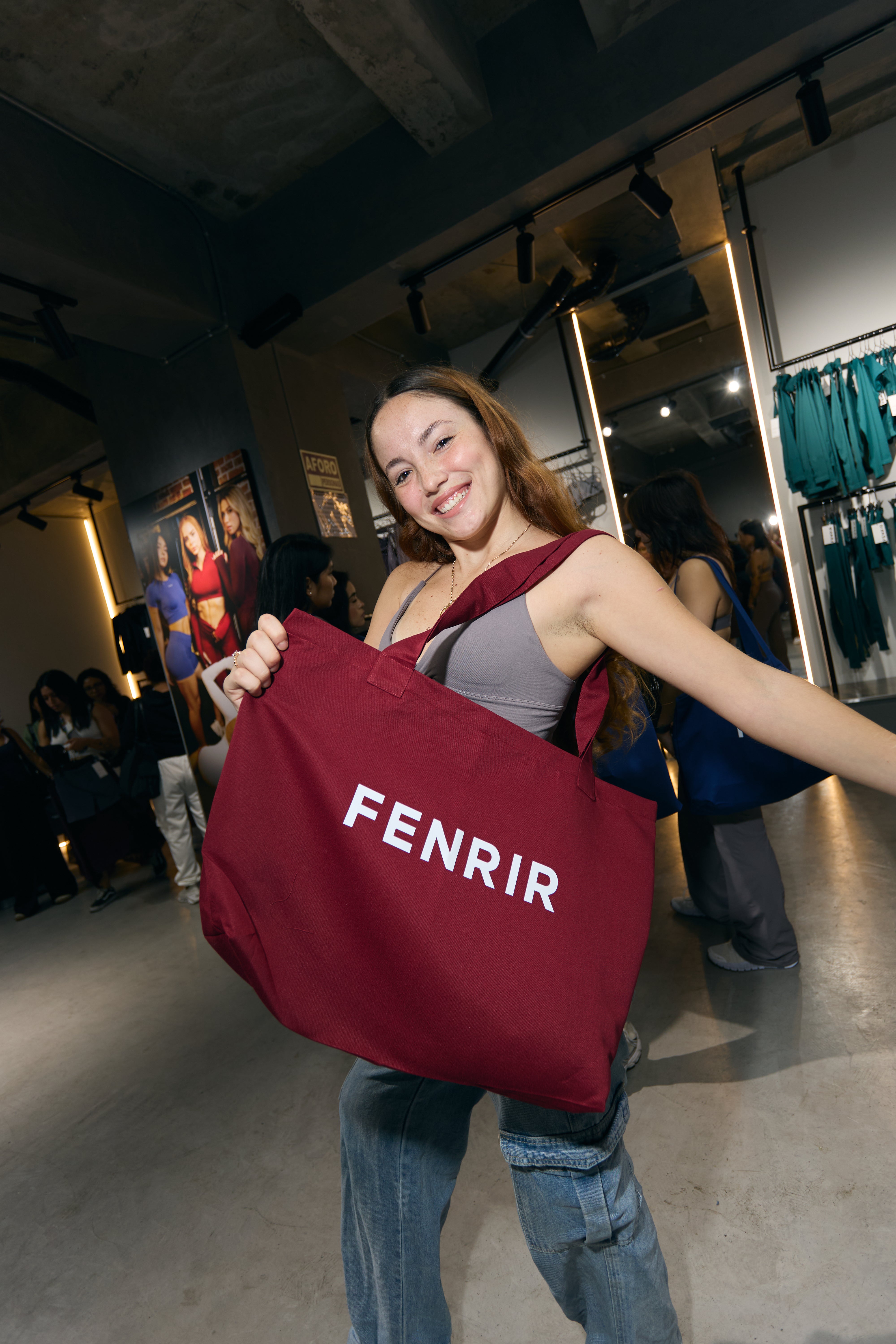 Tote Bag Oversized - GRATIS en pedidos desde S/350 (color sorpresa)