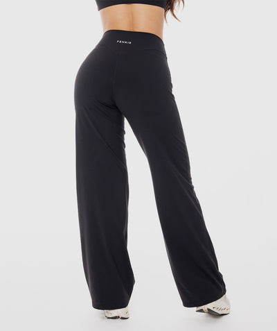 Flow Oversized Flared Pants Negro - pantalón acampanado deportivo mujer Fenrir (vista 2)